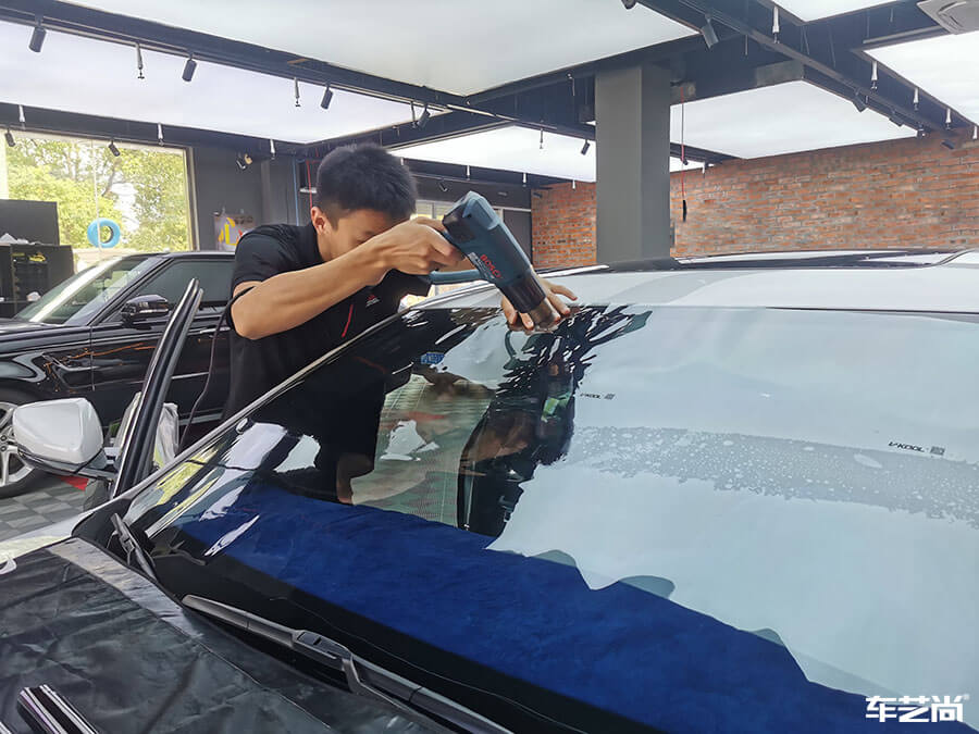 凯迪拉克装贴威固隔热膜，施工案例展示（2）