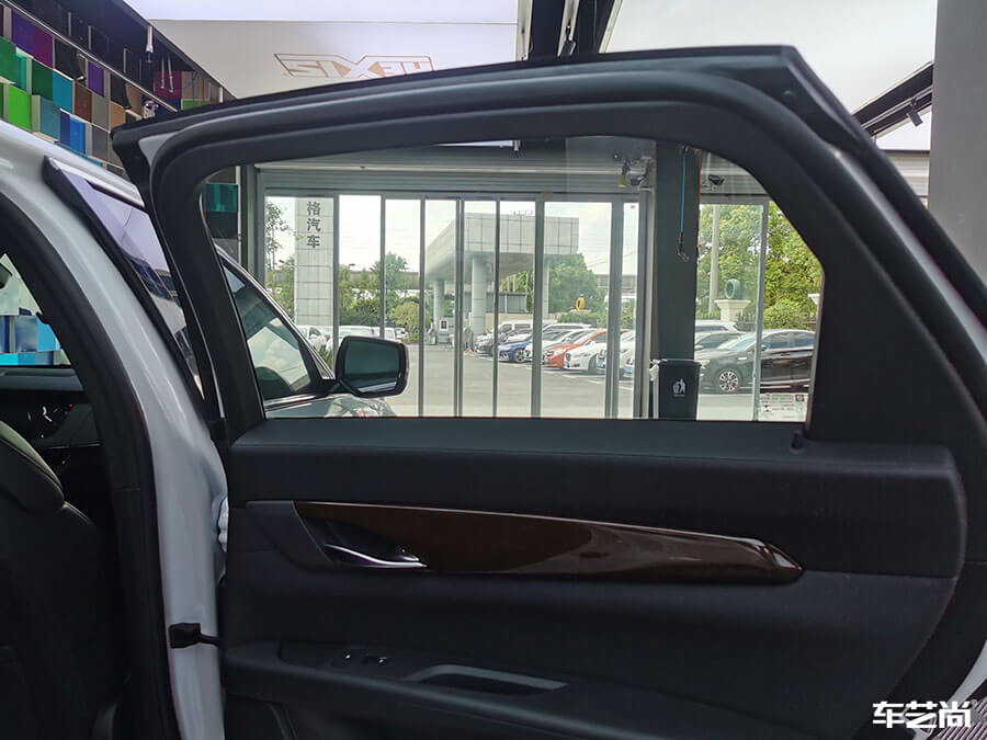 凯迪拉克装贴威固隔热膜，施工案例展示（10）