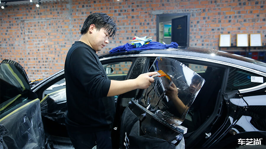 特斯拉Model 3施工威固隔热膜，施工流程展示（9）