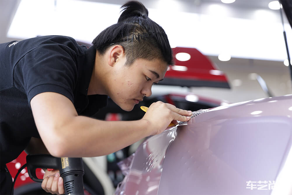 宾利添越车身改色7