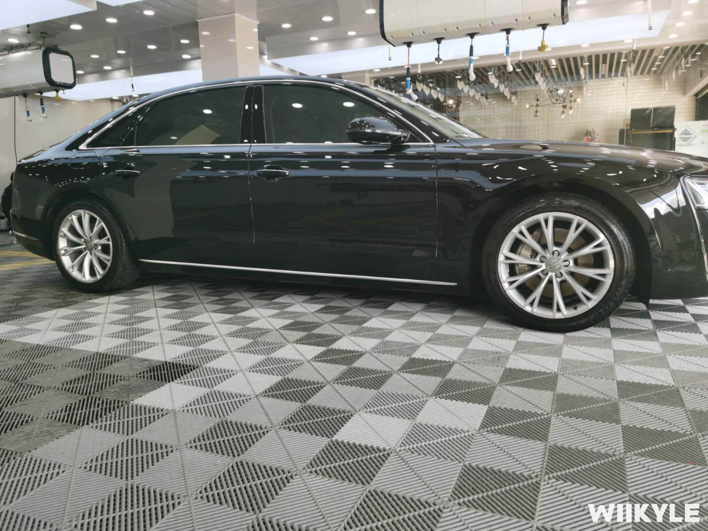 奥迪 A8装贴WIIKYLE玻璃膜，施工流程展示（12）