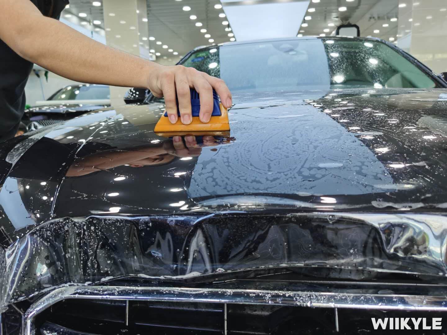 奥迪 A8装贴WIIKYLE玻璃膜，施工流程展示（7）