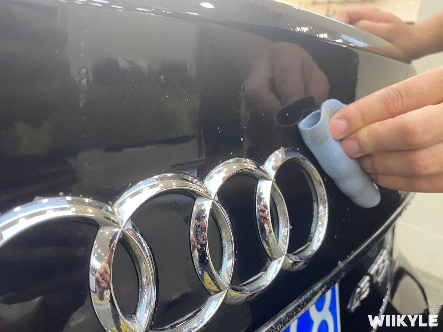 奥迪 A8装贴WIIKYLE玻璃膜，施工流程展示（2）