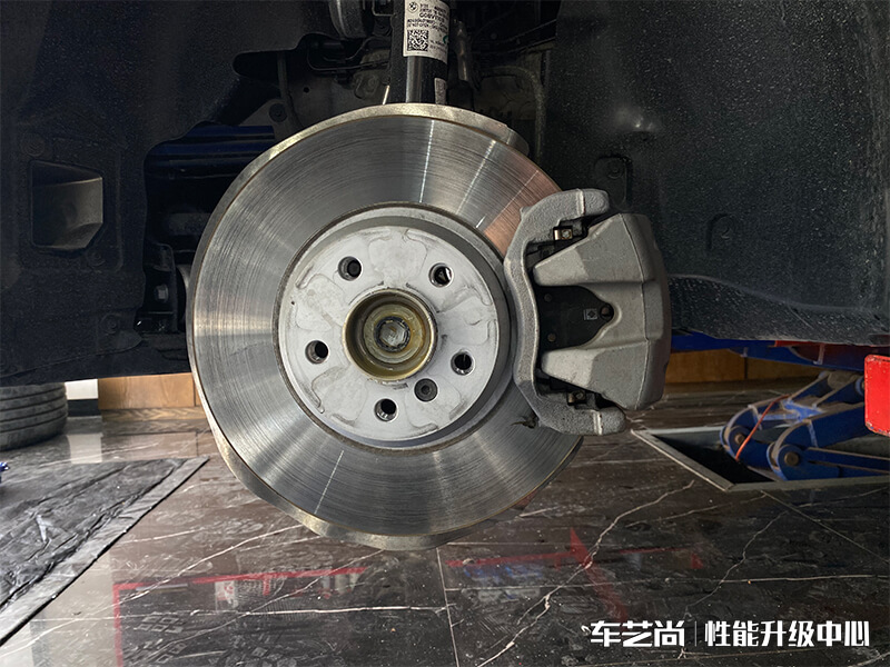 宝马原厂刹车升级