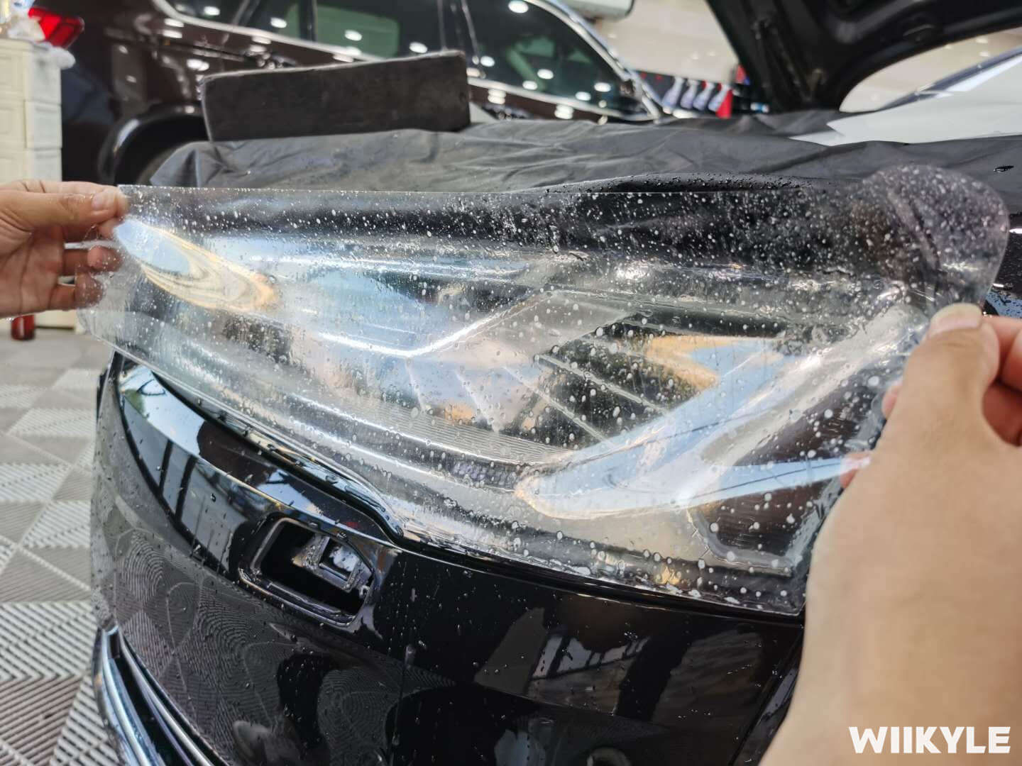 奥迪 A8装贴WIIKYLE玻璃膜，施工流程展示（10）