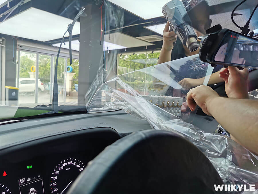 现代索纳塔除膜，装贴WIIKYLE玻璃膜（2）