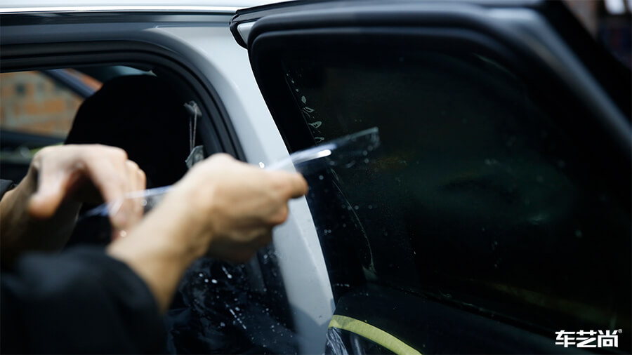 奥迪 A3装贴威固隔热膜，施工流程展示（10）