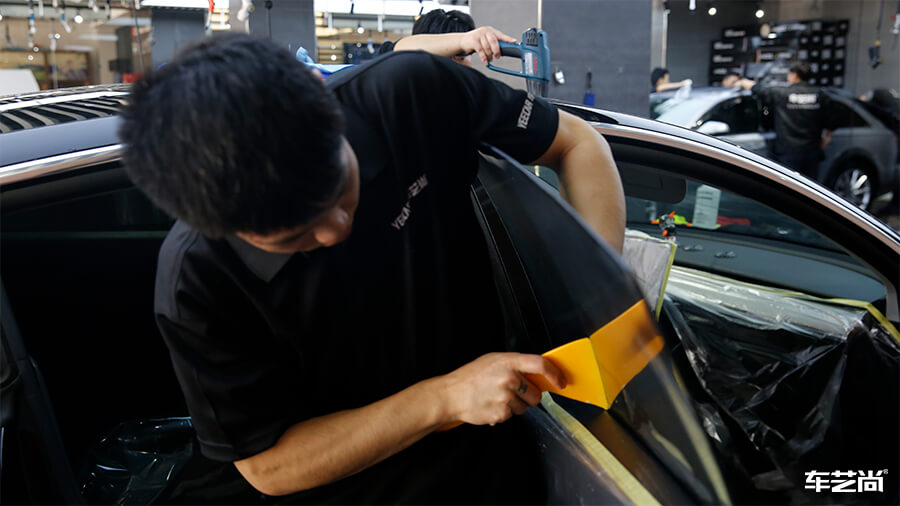 特斯拉Model 3施工威固隔热膜，施工流程展示（6）