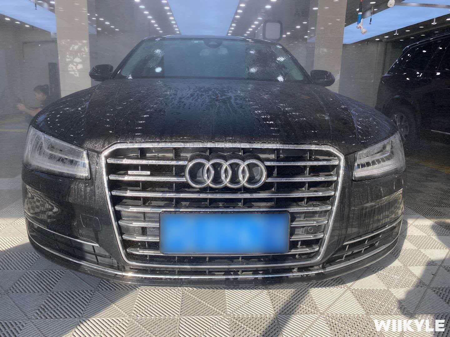 奥迪 A8装贴WIIKYLE玻璃膜，施工流程展示（3）