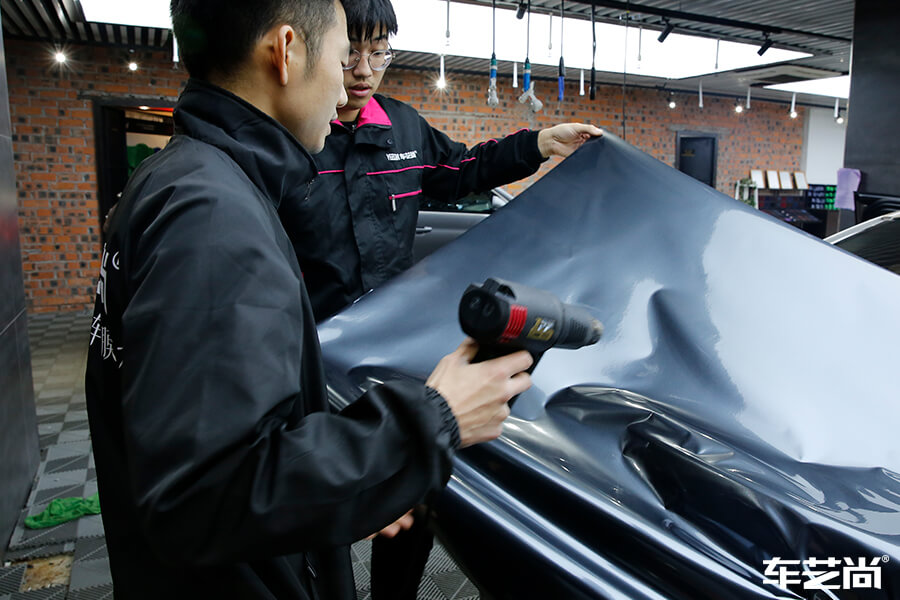 车身改色贴膜怎么样？施工流程展示（3）