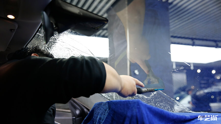 特斯拉Model 3施工威固隔热膜，施工流程展示（4）
