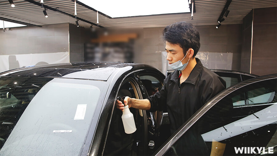 宝马7系装贴WIIKYLE玻璃膜，施工流程展示（10）