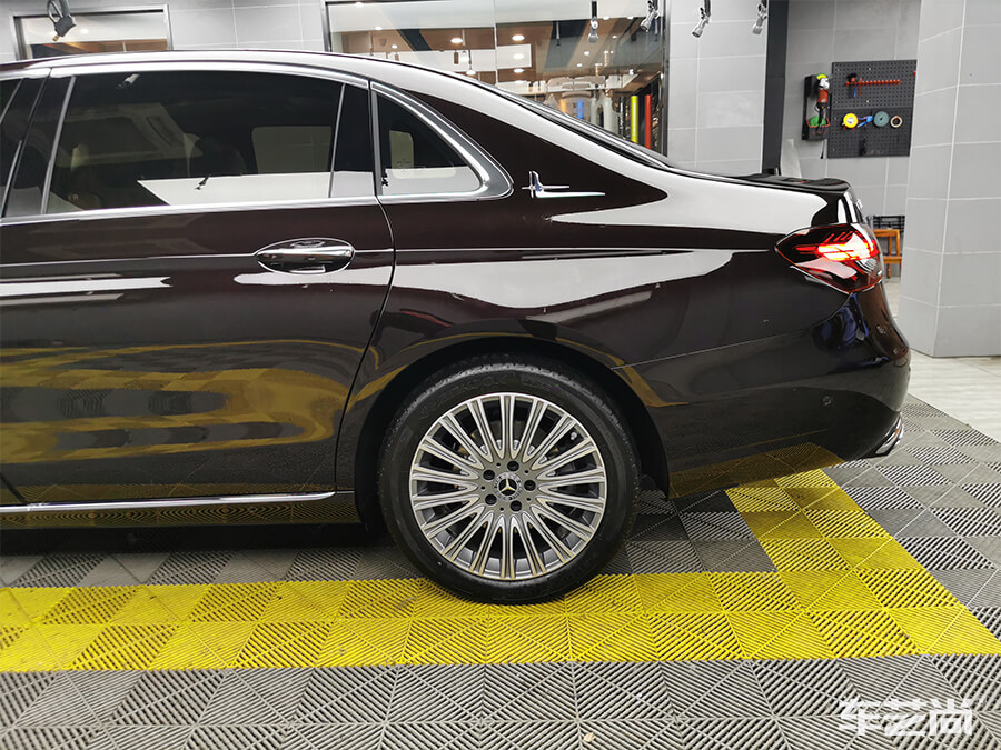 车艺尚施工精准覆膜，预留无痕包边处理（16）