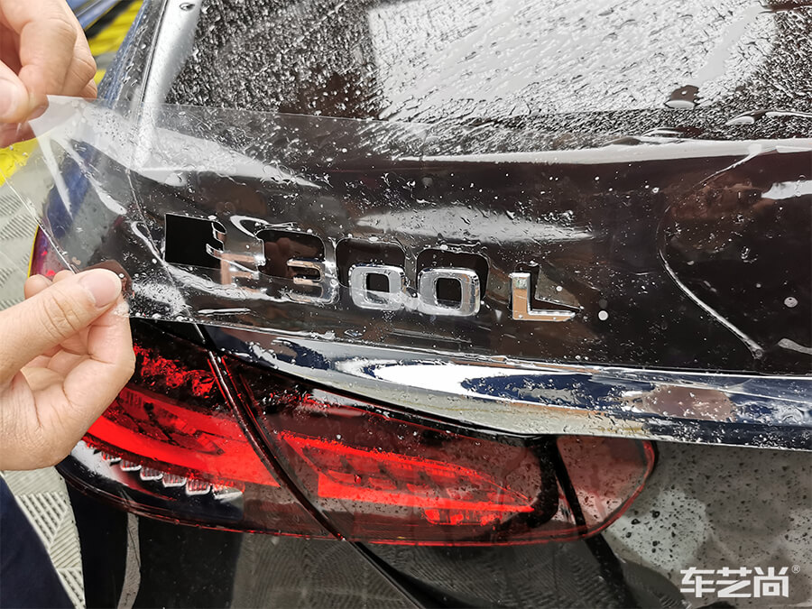 车艺尚施工精准覆膜，预留无痕包边处理（7）