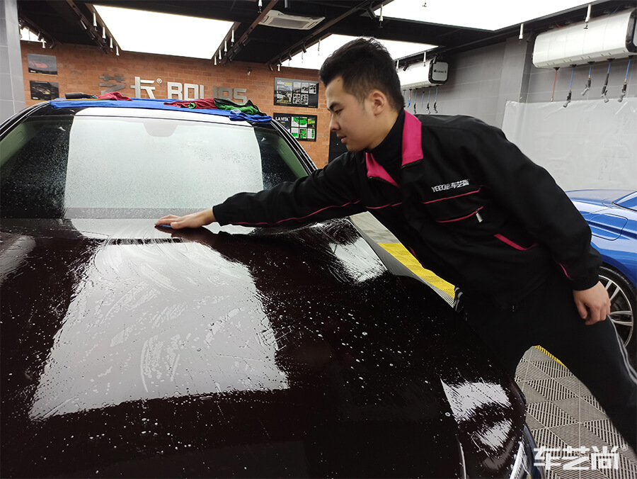 车艺尚施工精准覆膜，预留无痕包边处理（4）