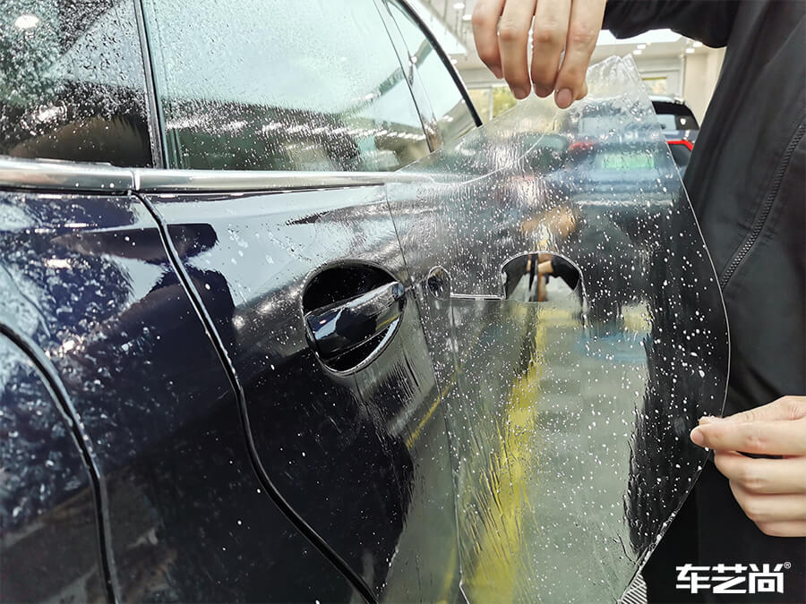 宝马6GT装贴威固隐形车衣，施工流程展示（3）