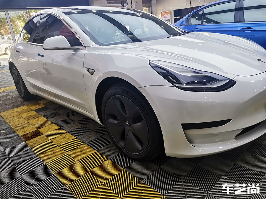 上海车艺尚为特斯拉 Model3施工威固玻璃膜（11）