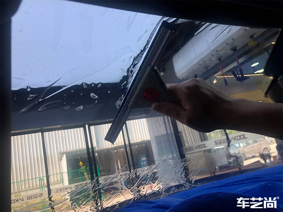 车膜为什么要先贴在外面？车艺尚精彩案例呈现（7）