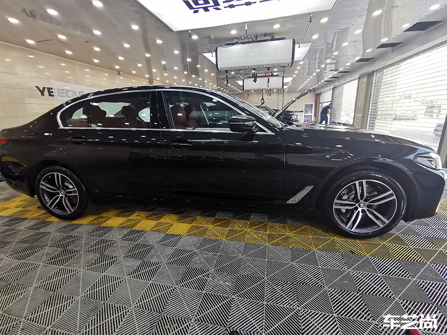 宝马5系装贴威固隐形车衣，施工流程展示（12）