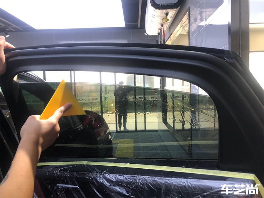 车膜为什么要先贴在外面？车艺尚精彩案例呈现（9）