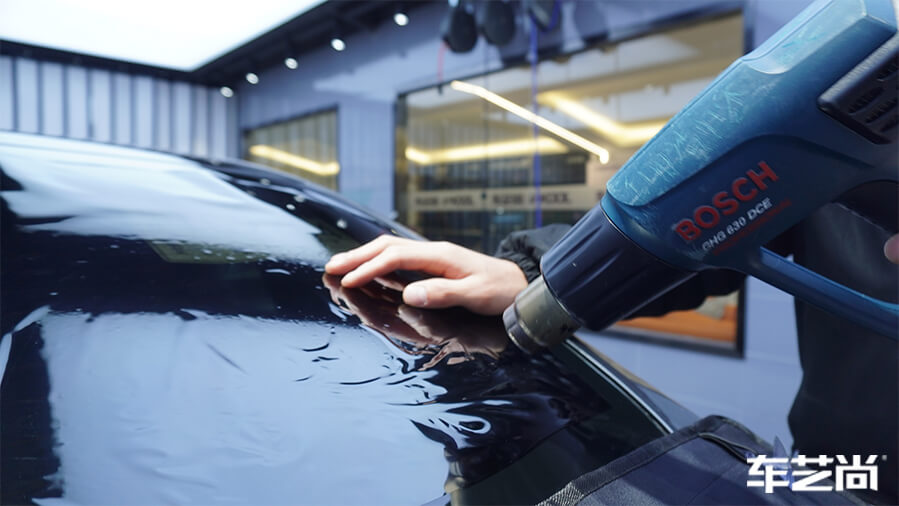 小鹏P7装贴威固隔热膜，施工流程展示（7）