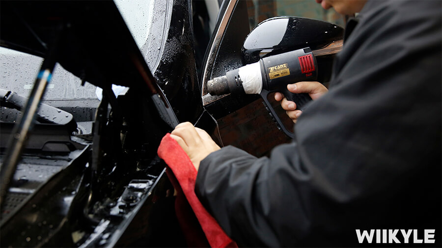 奔驰GLE450装贴WIIKYLE隐形车衣流程展示（11）