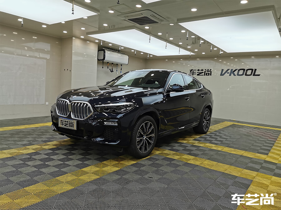 宝马X6装贴威固隐形车衣施工流程展示（16）