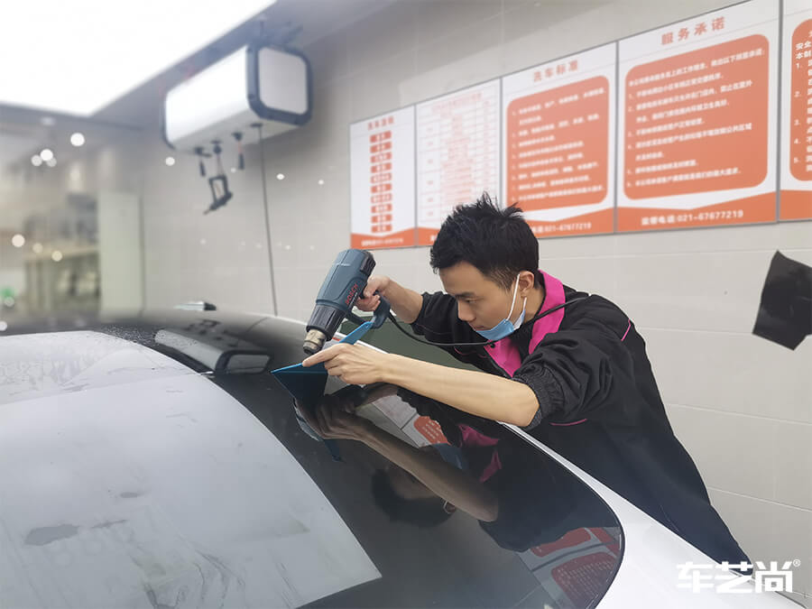 上海车艺尚为特斯拉 Model3施工威固玻璃膜（4）