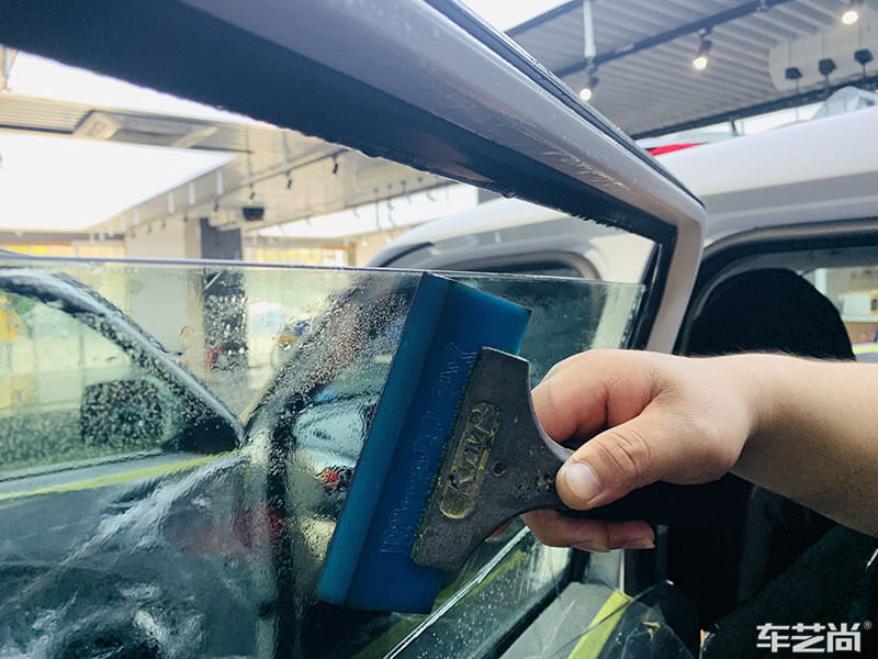 欧拉施工威固V-KOOL隔热膜过程（图十）