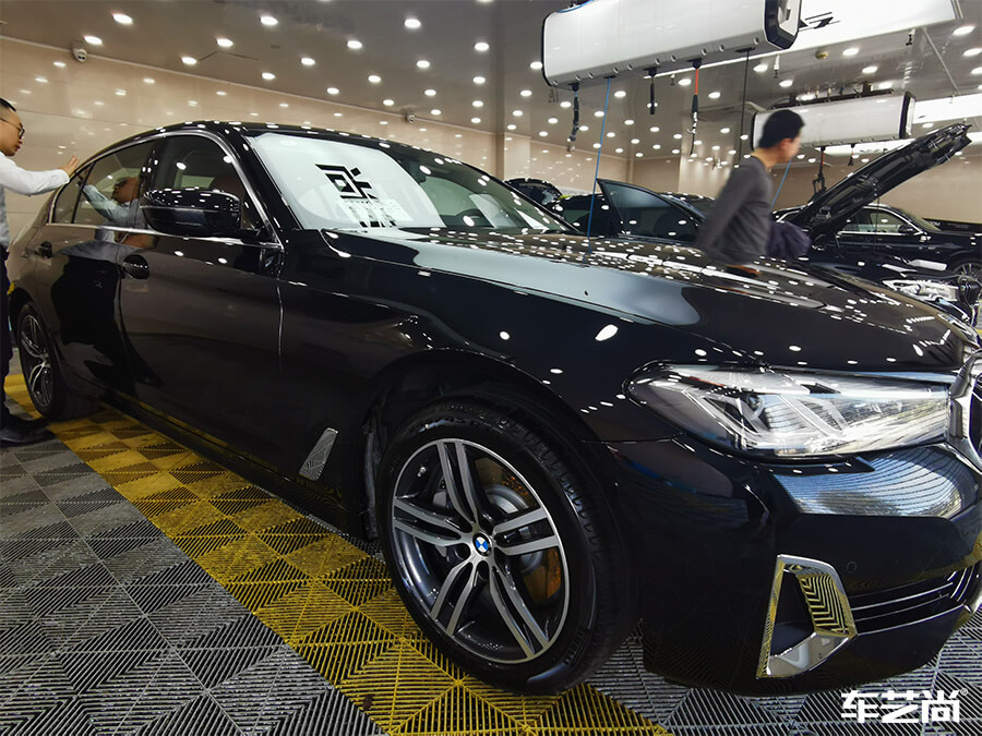 宝马5系装贴威固隐形车衣，施工流程展示（11）