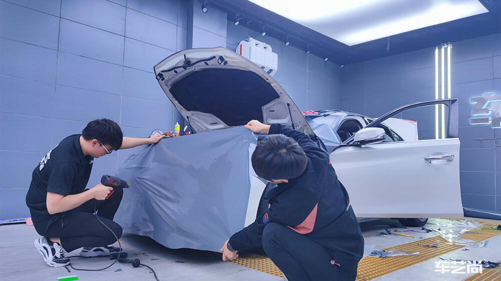 英菲尼迪为何选择车艺尚施工改色膜？（2）