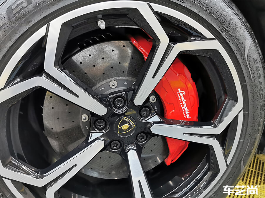 兰博基尼装贴威固漆面保护膜案例图展示（7）