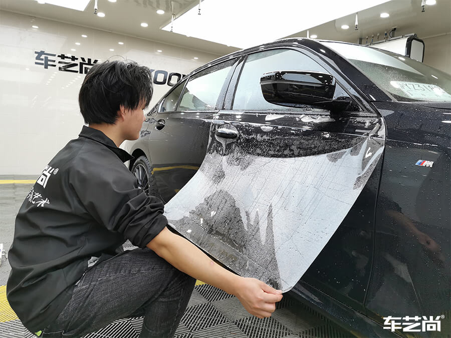 宝马325Li装贴威固隐形车衣，施工流程展示（5）