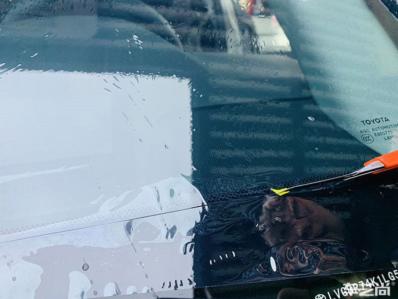 欧拉施工威固V-KOOL隔热膜过程（图七 垫片裁膜）