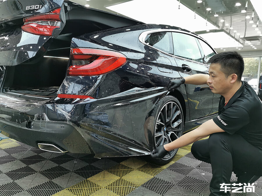 宝马6GT装贴威固隐形车衣，施工流程展示（6）