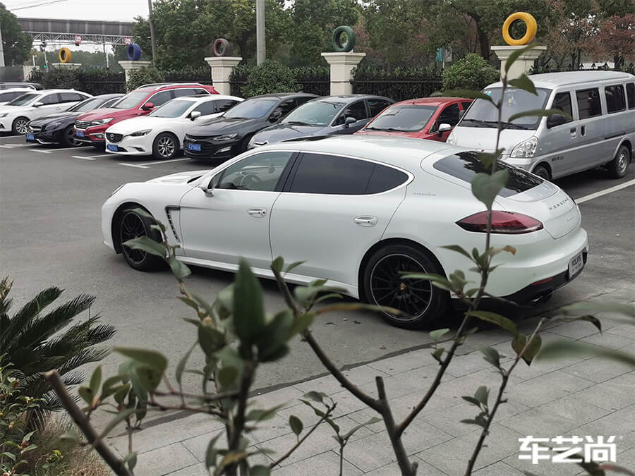保时捷帕拉梅拉施工罗利普斯车衣，室外效果图展示（10）