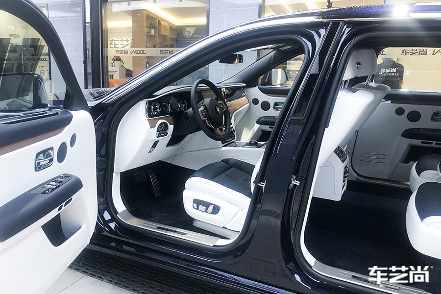 劳斯莱斯古斯特独具匠心的奢华，施工隔热膜流程（8）