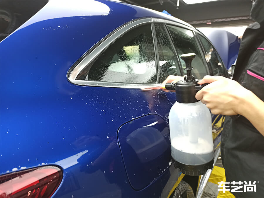 奔驰选择艺卡贴膜施工罗利普斯漆面保护膜（9）