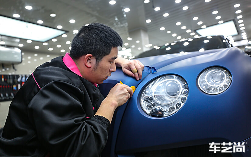 宾利欧陆施工改色膜流程展示（3）