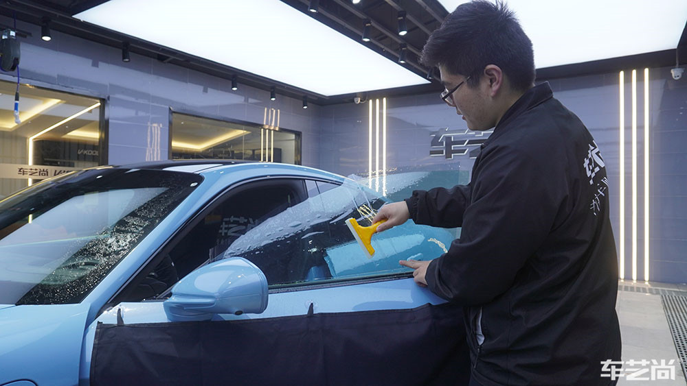 保时捷Taycan施工威固隔热膜过程（图六）
