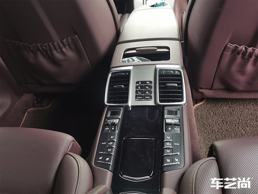 保时捷帕拉梅拉施工罗利普斯车衣，室外效果图展示（2）