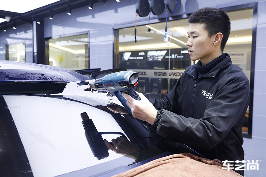 劳斯莱斯古斯特独具匠心的奢华，施工隔热膜流程（4）