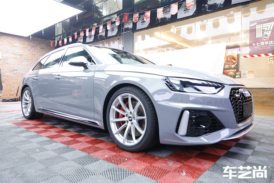 采用双涡轮增压，奥迪RS4享受当下时光（14）