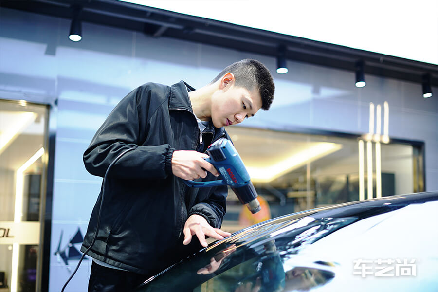 百公里加速几秒的特斯拉MODEL Y，装贴威固隔热膜（4）