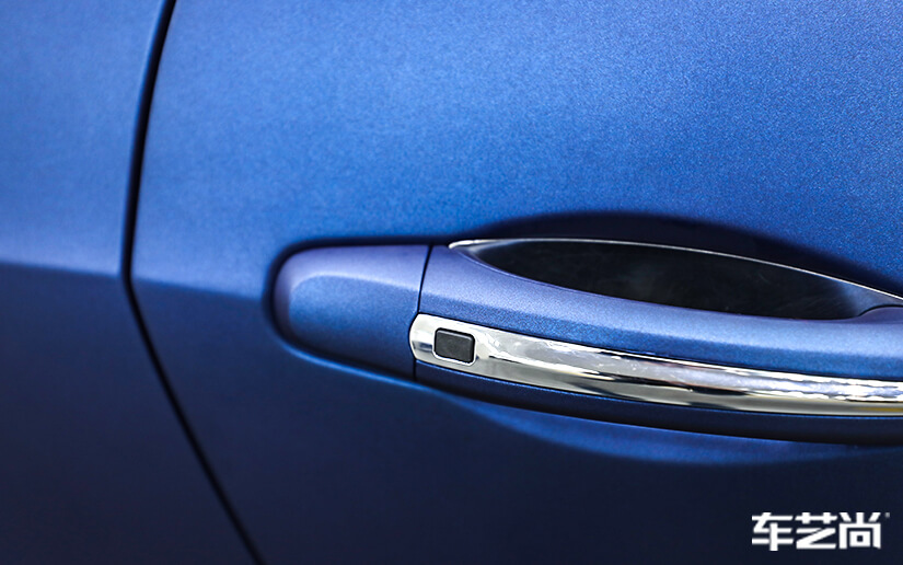 宾利欧陆施工改色膜流程展示（17）