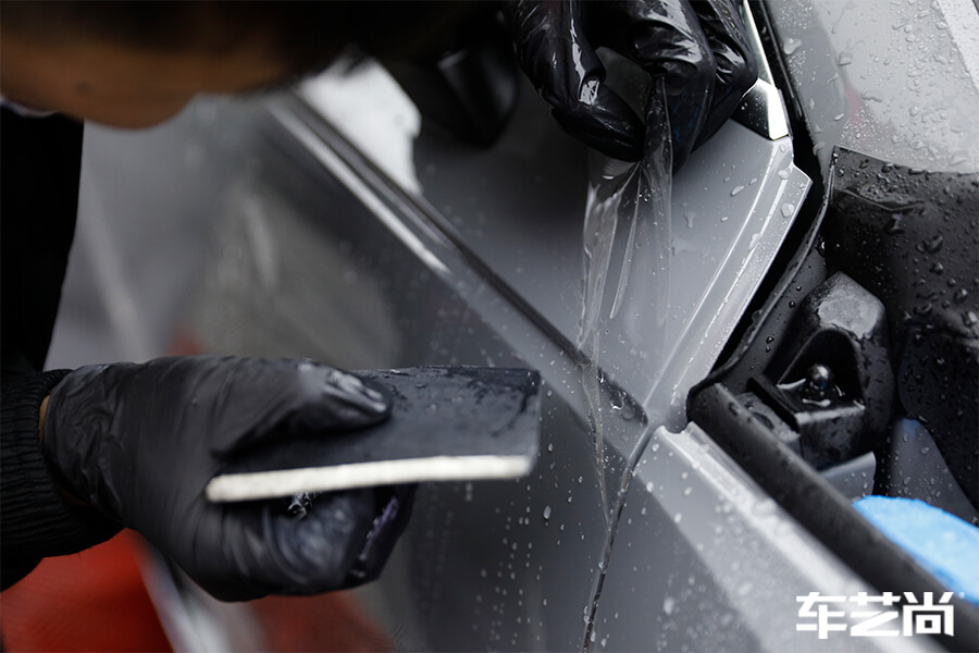 采用双涡轮增压，奥迪RS4享受当下时光（9）