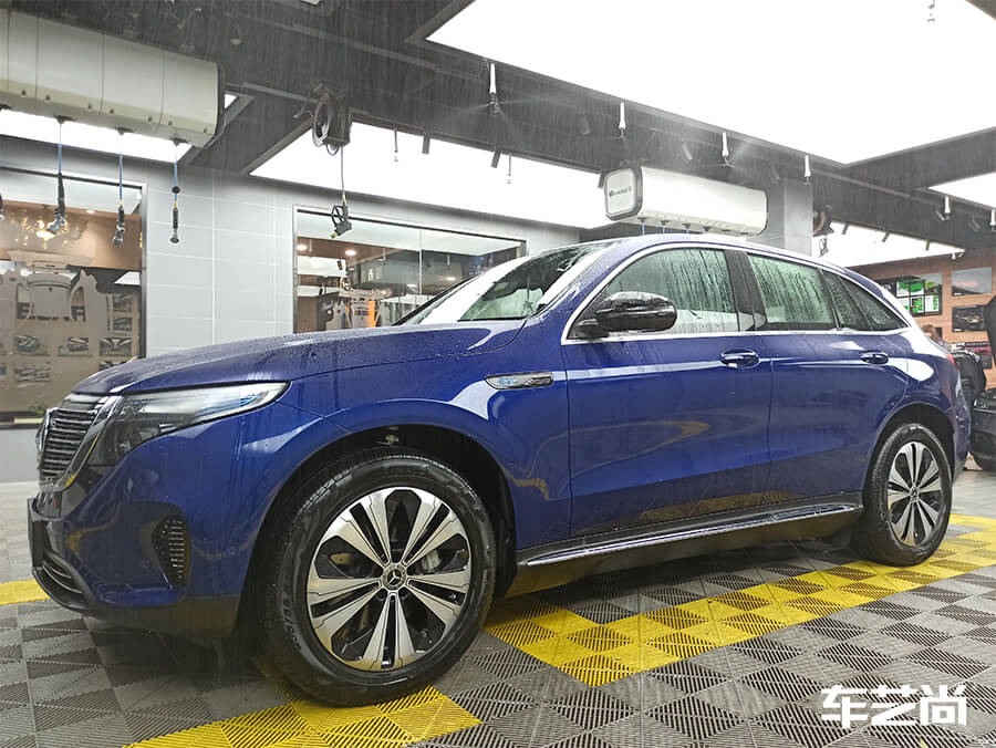 奔驰选择艺卡贴膜施工罗利普斯漆面保护膜（1）