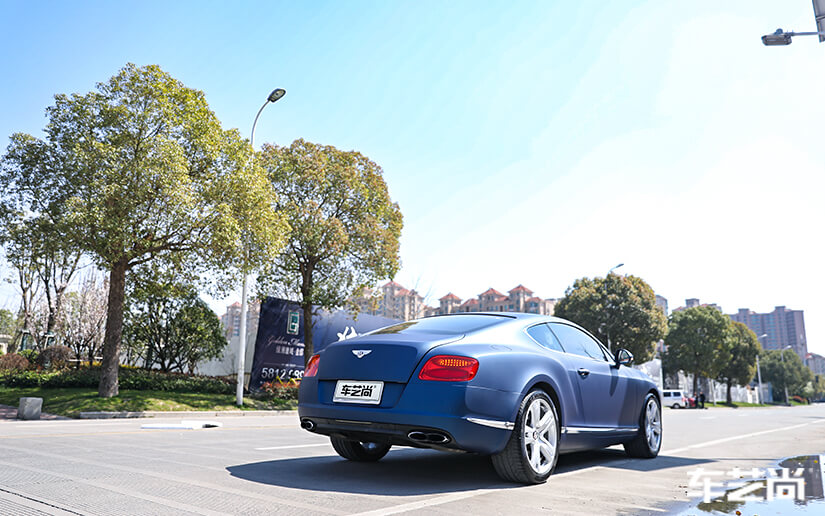 宾利欧陆施工改色膜流程展示（27）