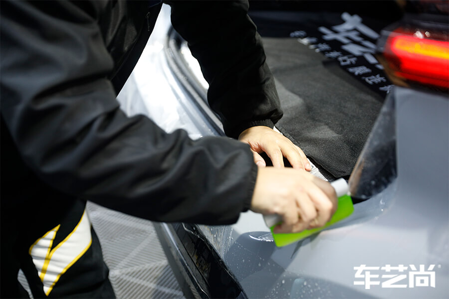 国产纯电动新星蔚来ES6，体验不一样的加速尖叫声（8）