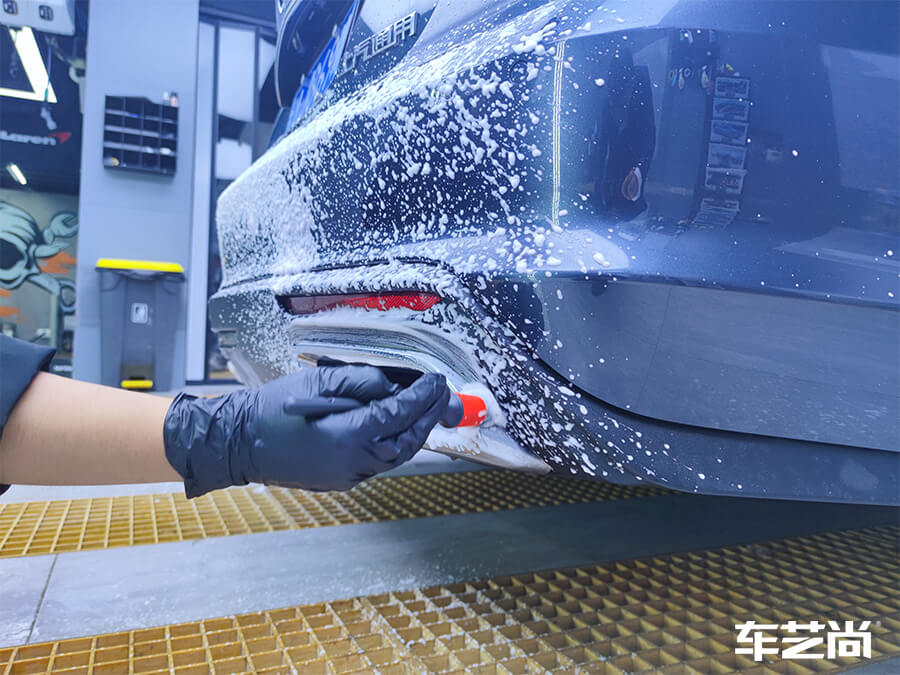 凯迪拉克装贴罗利普斯隐形车衣，案例流程展示（1）